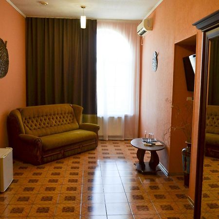 Vorontsovskiy Hotel เมลิโตโปล ภายนอก รูปภาพ