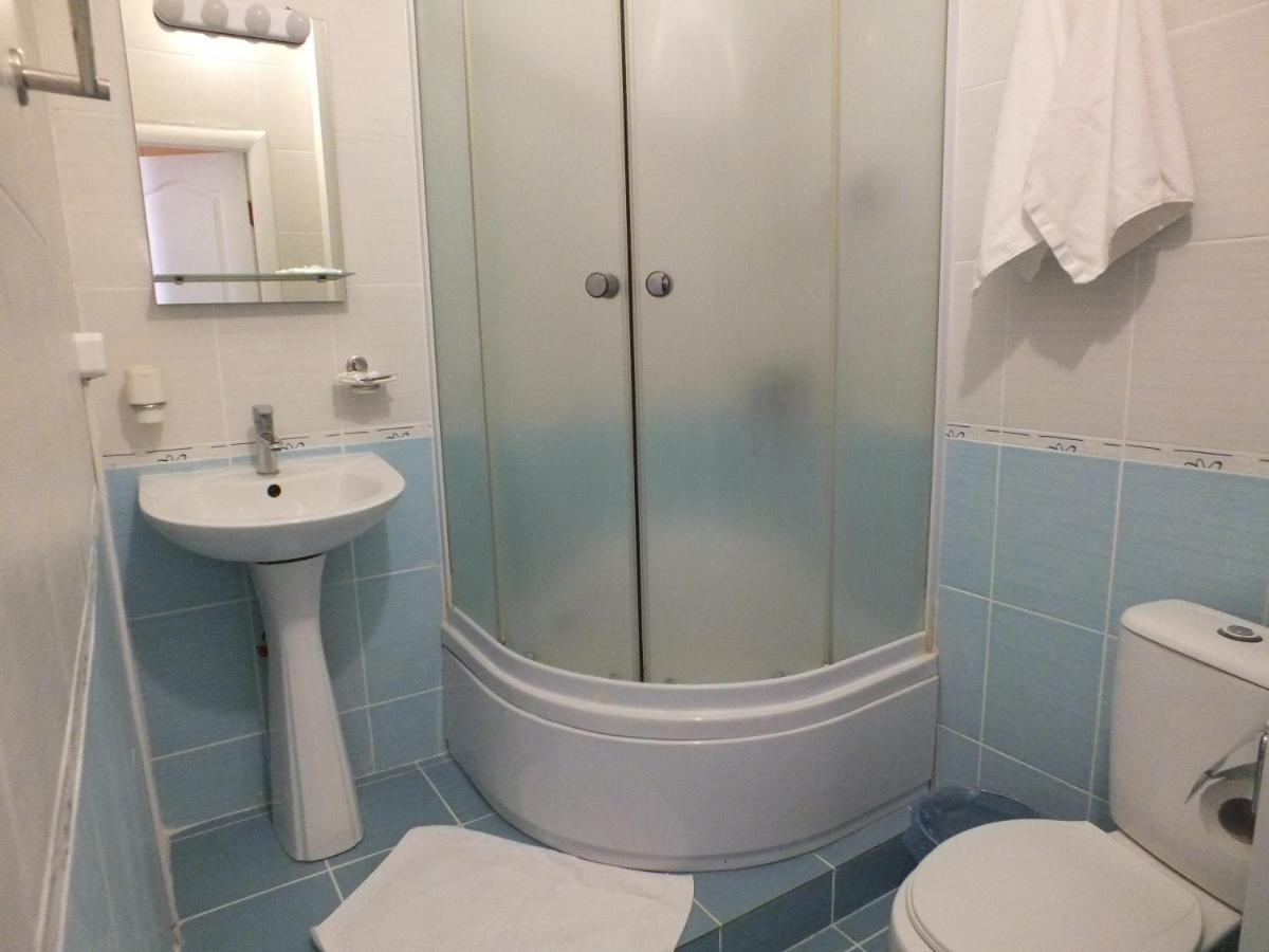 Vorontsovskiy Hotel เมลิโตโปล ภายนอก รูปภาพ