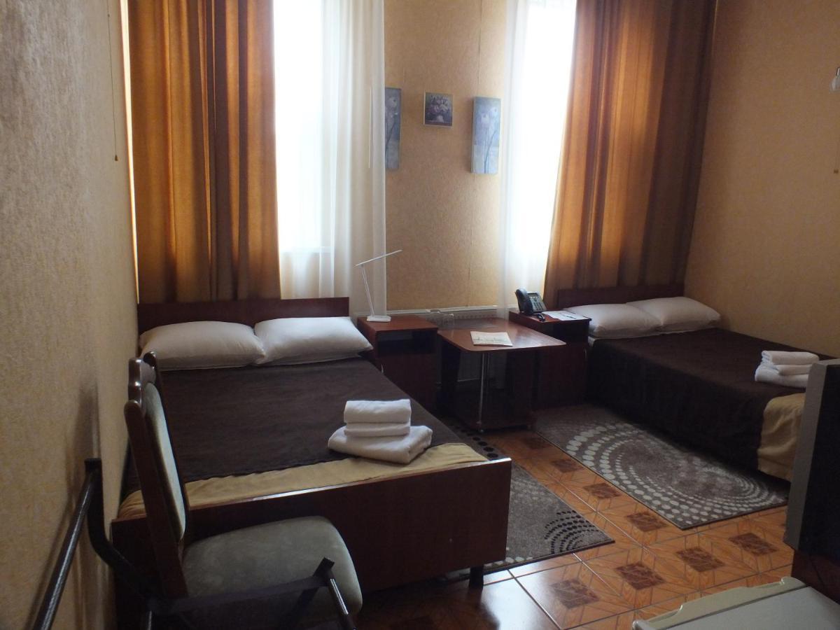 Vorontsovskiy Hotel เมลิโตโปล ภายนอก รูปภาพ