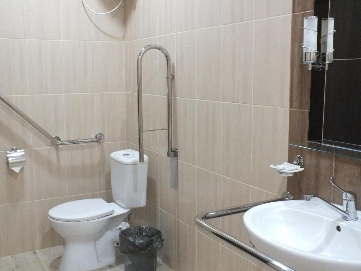 Vorontsovskiy Hotel เมลิโตโปล ภายนอก รูปภาพ