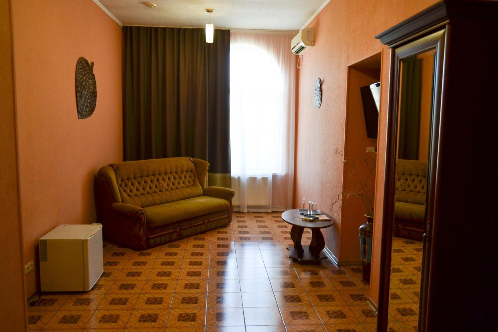 Vorontsovskiy Hotel เมลิโตโปล ภายนอก รูปภาพ