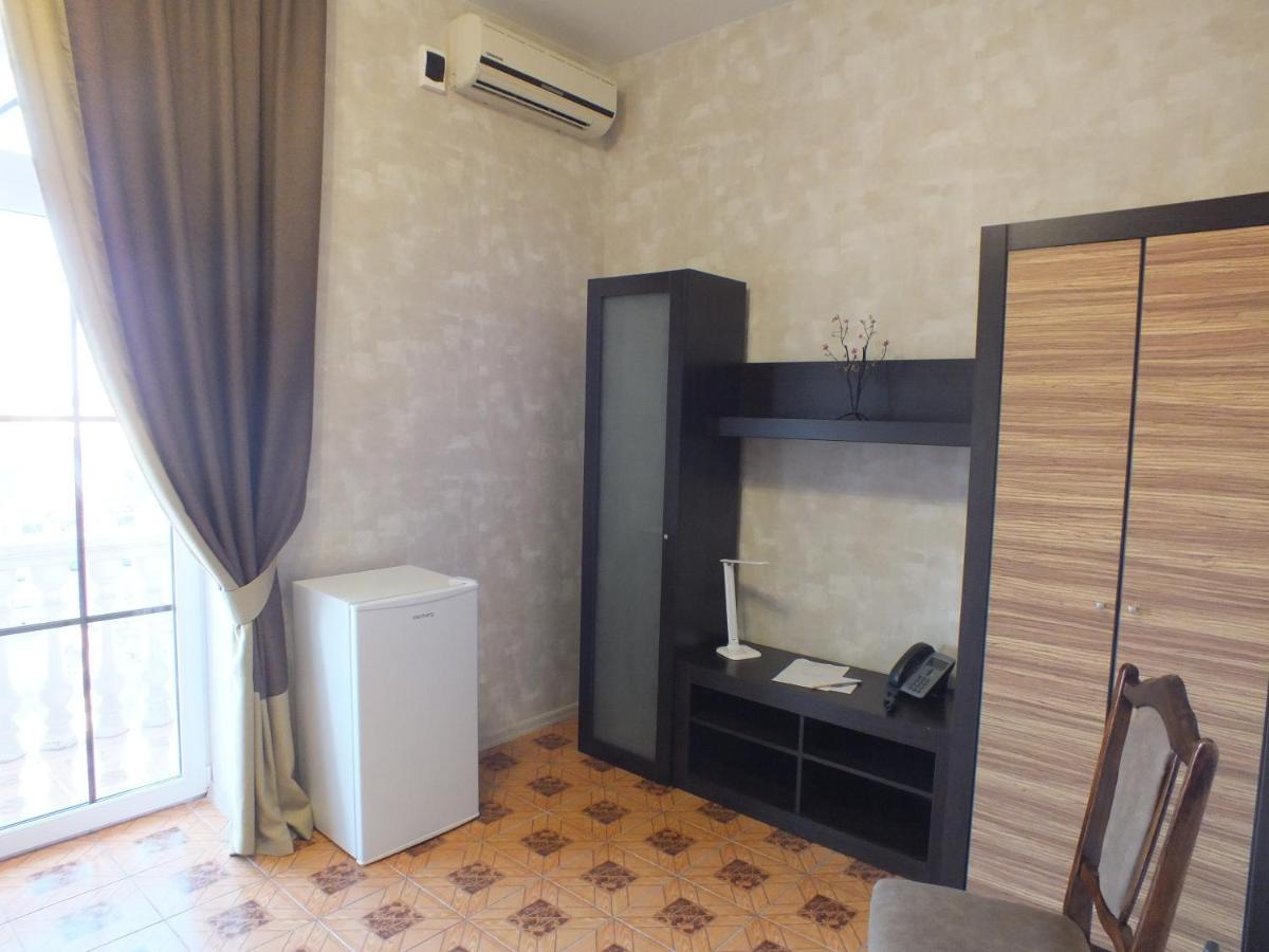 Vorontsovskiy Hotel เมลิโตโปล ภายนอก รูปภาพ