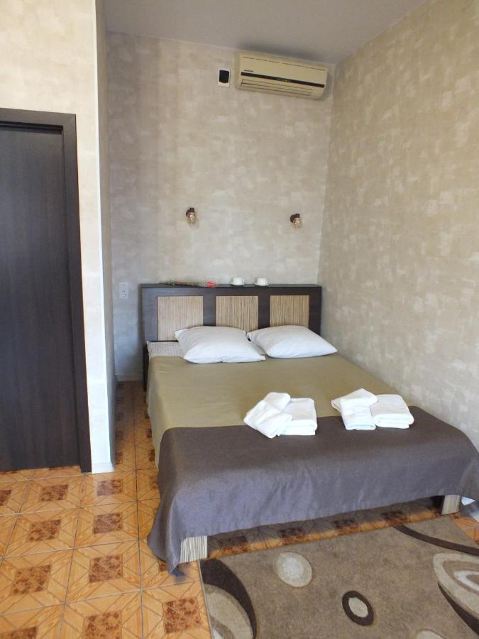 Vorontsovskiy Hotel เมลิโตโปล ภายนอก รูปภาพ