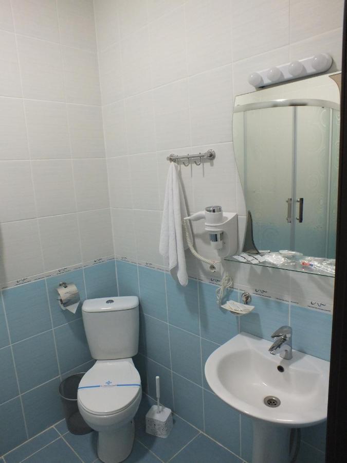 Vorontsovskiy Hotel เมลิโตโปล ภายนอก รูปภาพ