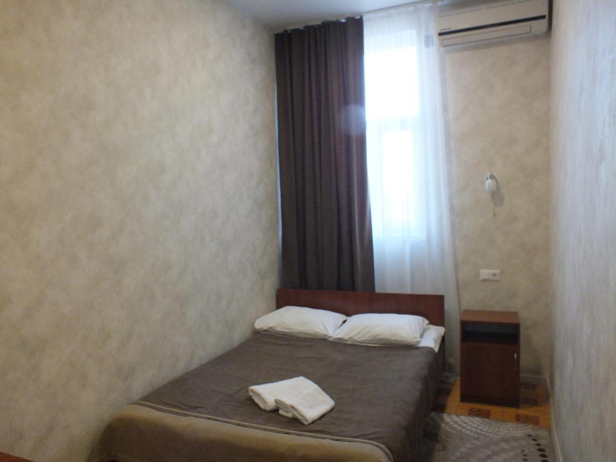 Vorontsovskiy Hotel เมลิโตโปล ภายนอก รูปภาพ