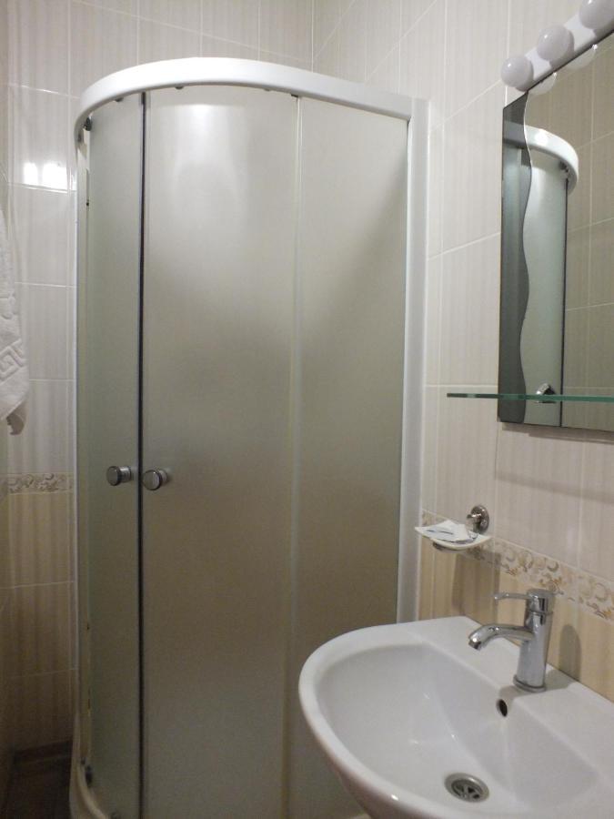 Vorontsovskiy Hotel เมลิโตโปล ภายนอก รูปภาพ