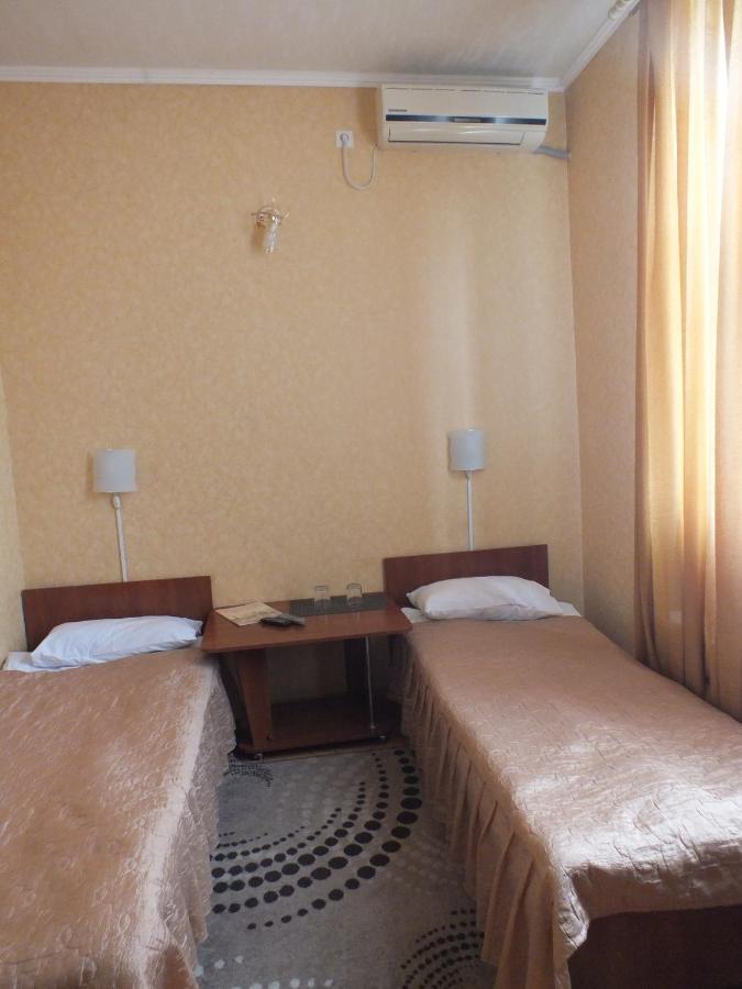 Vorontsovskiy Hotel เมลิโตโปล ภายนอก รูปภาพ