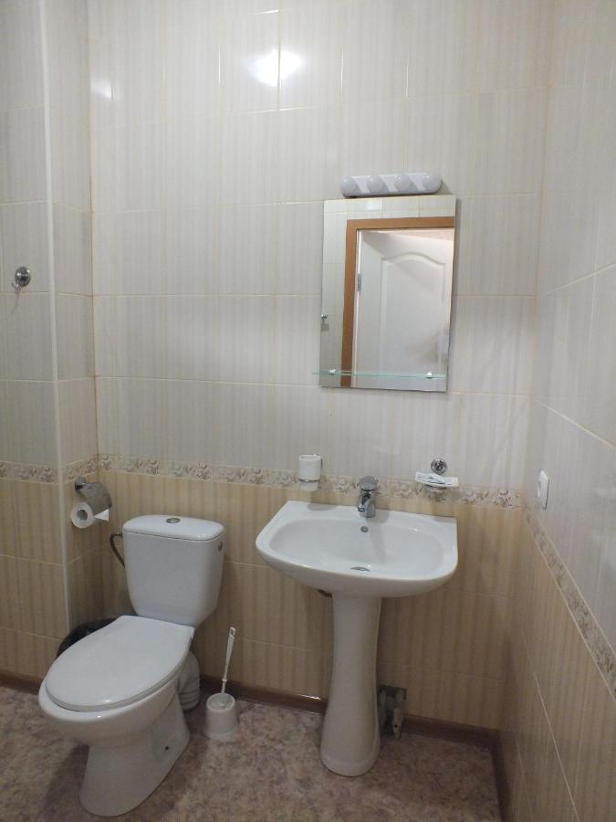 Vorontsovskiy Hotel เมลิโตโปล ภายนอก รูปภาพ