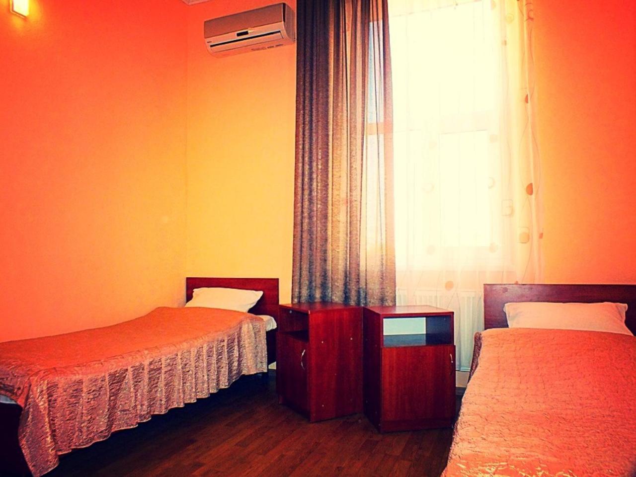 Vorontsovskiy Hotel เมลิโตโปล ภายนอก รูปภาพ