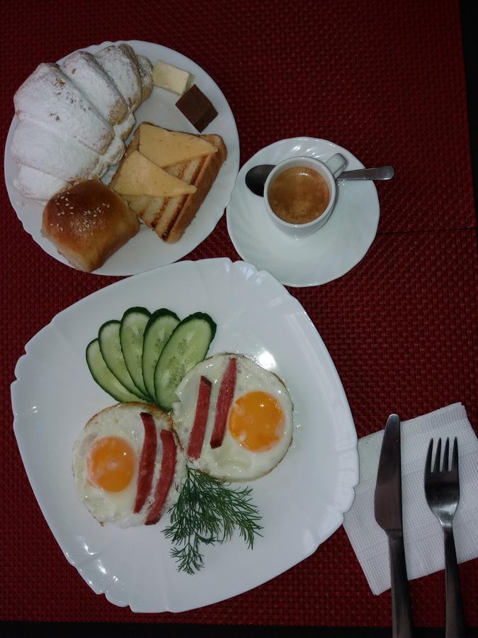 Vorontsovskiy Hotel เมลิโตโปล ภายนอก รูปภาพ